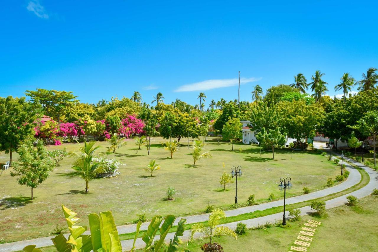Hotel Casablanca By The Sea Olango Island Exterior foto